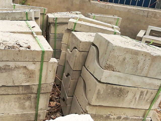 路邊石